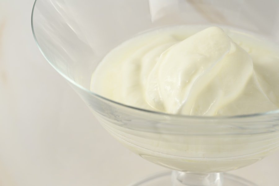 Greek yoghurt with golden raisins