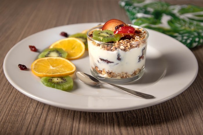 Swirled frozen yoghurt with lemon